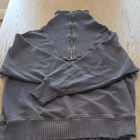 Aerie Women's Dark Gray Half-Zip Sweatshirt - Picture 3 of 4